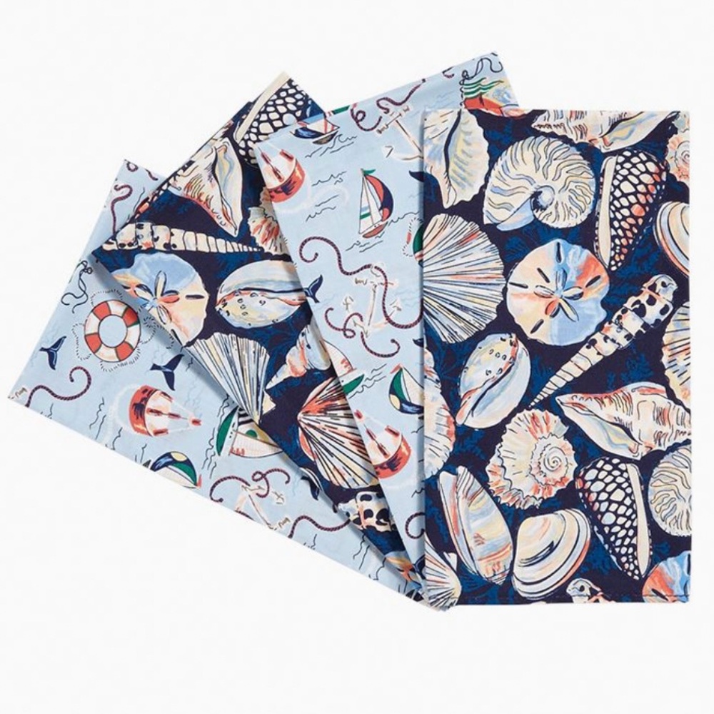 NWT Vera Bradley Table Napkins Set in Morning Shells